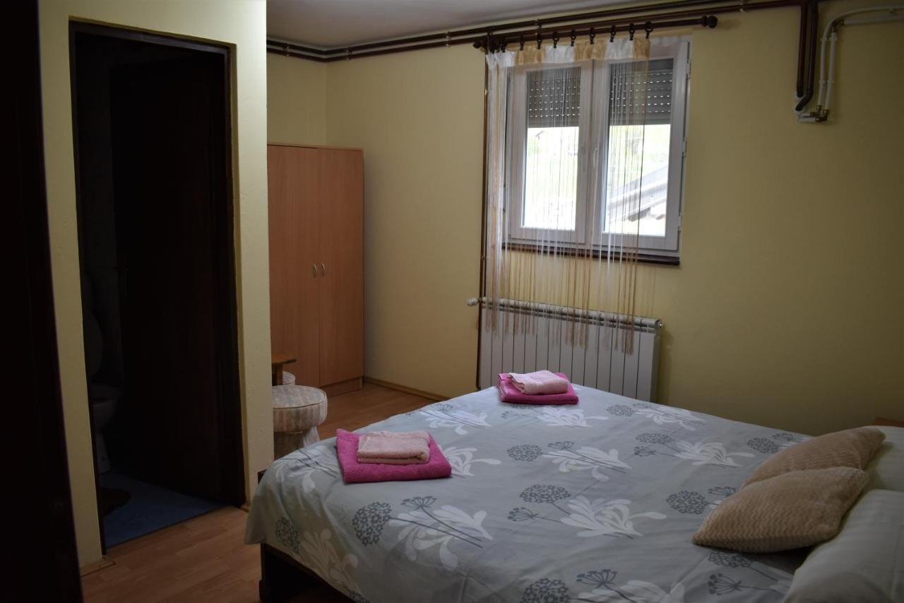 Apartments Sabljak Rakovica Εξωτερικό φωτογραφία